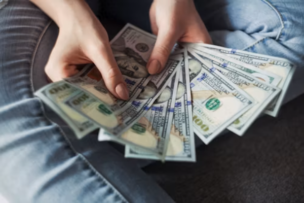 The Psychology of Money Why Some People Grow Wealth While Others Don't